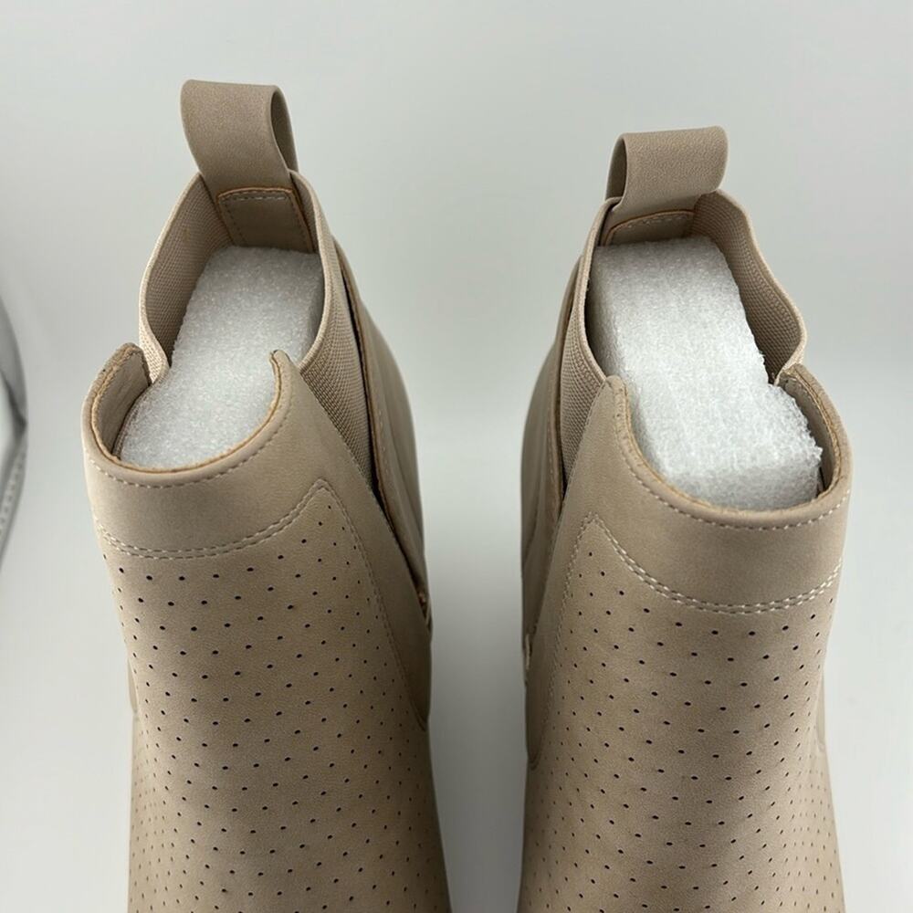 DV by Dolce Vita Women's Boots Sz 10 Bootie Beige Gerdy Elastic Ankle Wedge NWOT - Picture 9 of 11